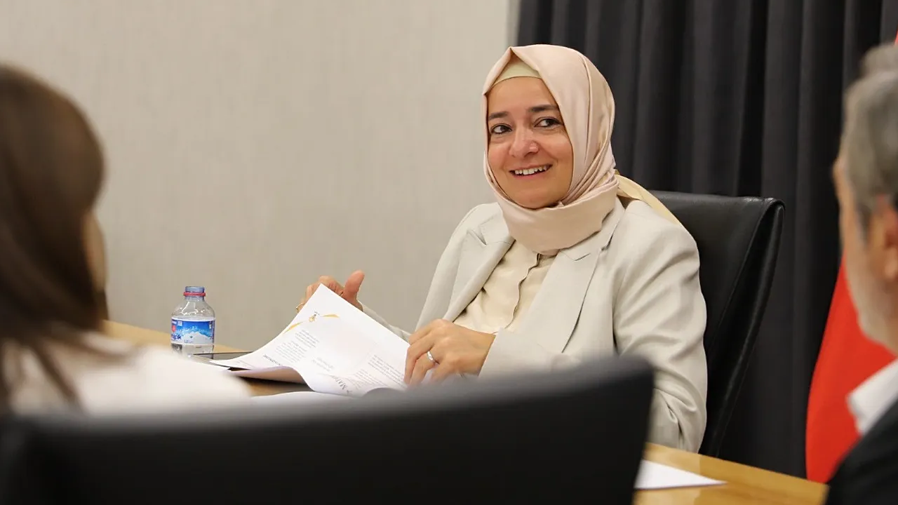 776 günde 60 özel kalem değiştirdi: Fatma Betül Sayan Kaya hakkında 'istisnai memuriyet' skandalı!