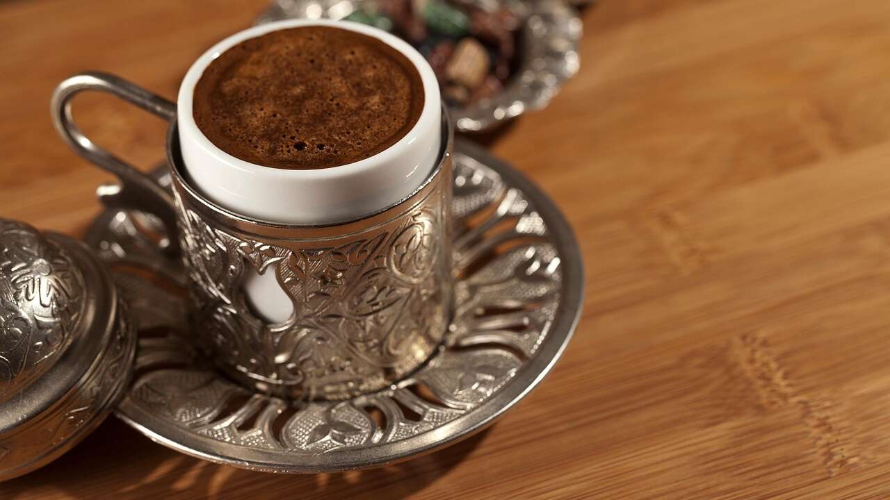 Köpüklü kahve pişirme tüyosu! Karaköylü kahveci açıkladı