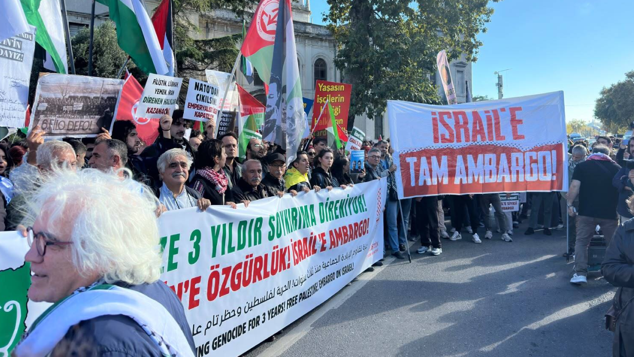 Filistin Eylem Komitesi'nden "İsrail'e tam ambargo" yürüyüşü