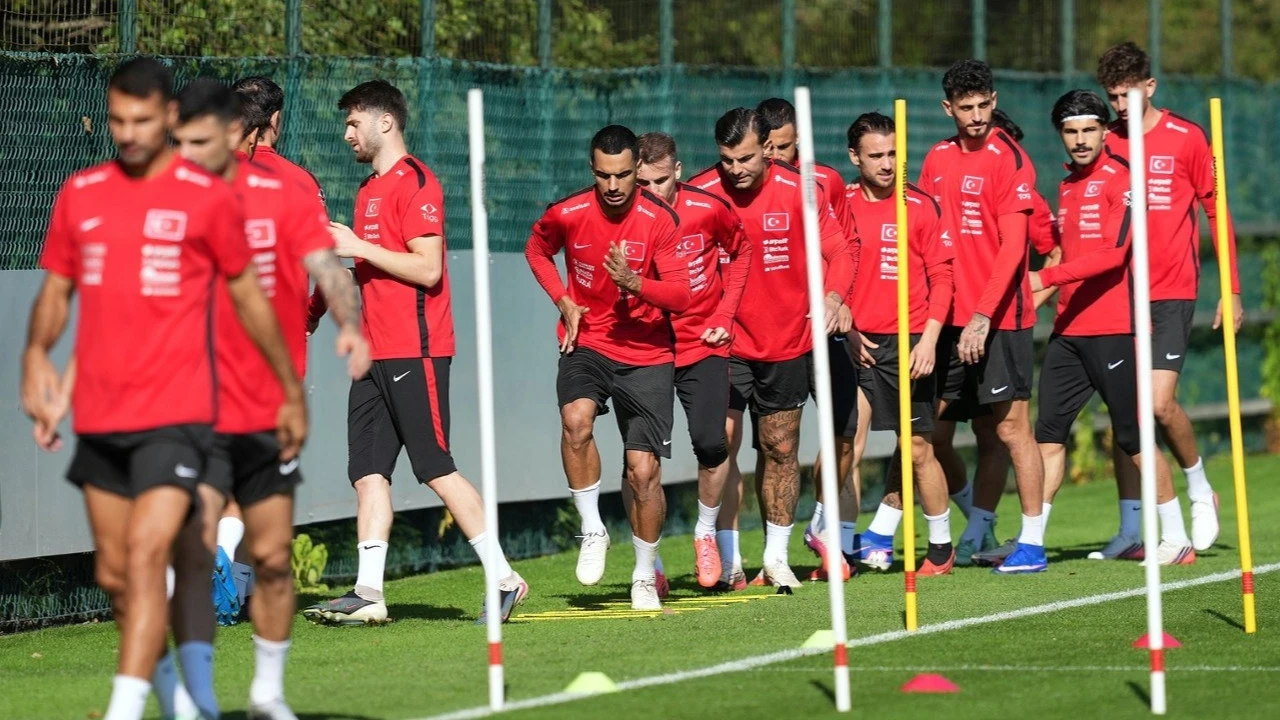 A Milli Takım kampında sakatlık üstüne sakatlık! Antrenmanı yarıda bıraktı