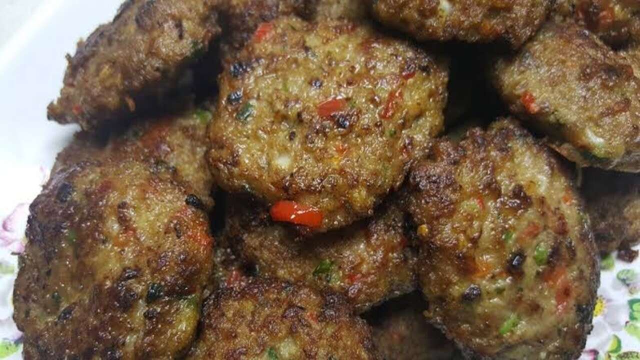 Köfte harcına ekleyin: Köftenin pişerken sönmesini önlüyor
