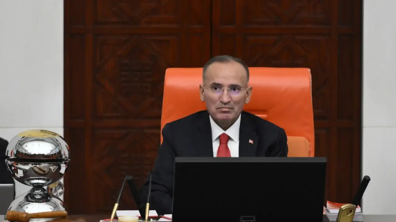 Gerekçe sağlık sorunları: Bekir Bozdağ istifa etti