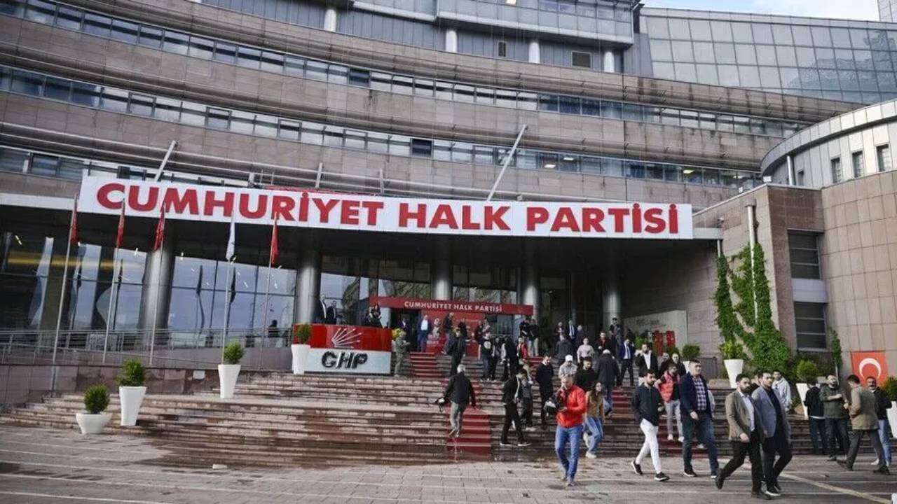 CHP’de genel başkanlığa bir aday daha!
