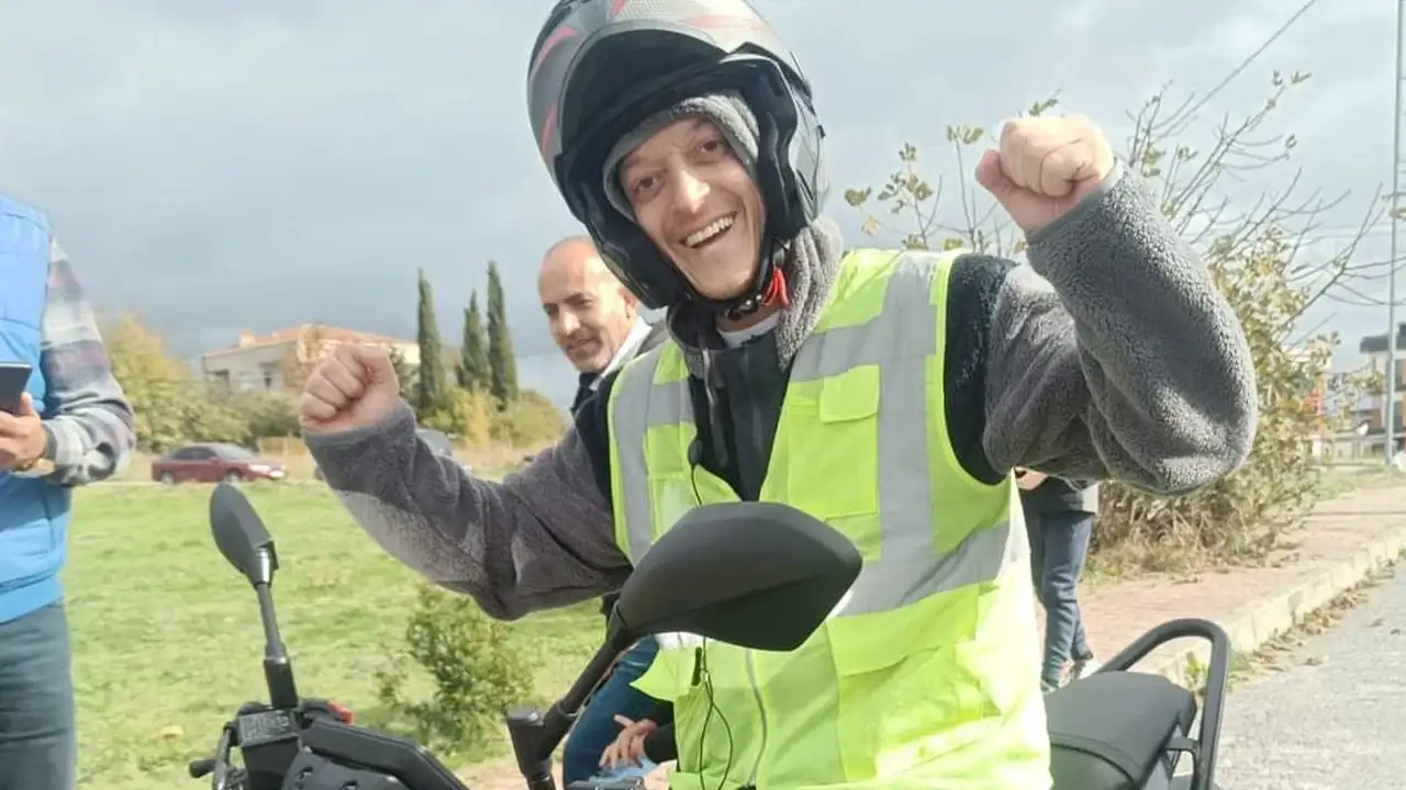 Mesut Özil motosikletini satışa çıkardı: İşte fiyatı