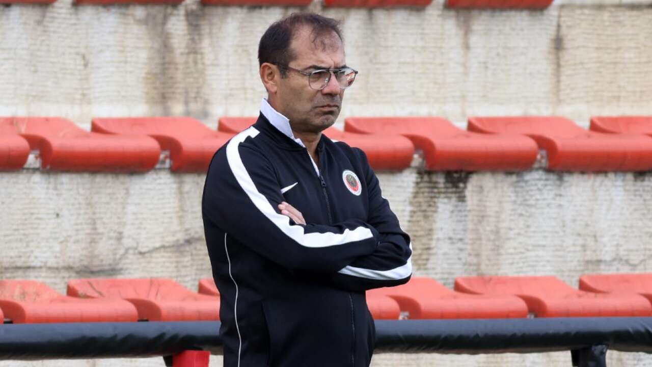 Süper Lig ekibi duyurdu: İstifa kararından vazgeçmedi