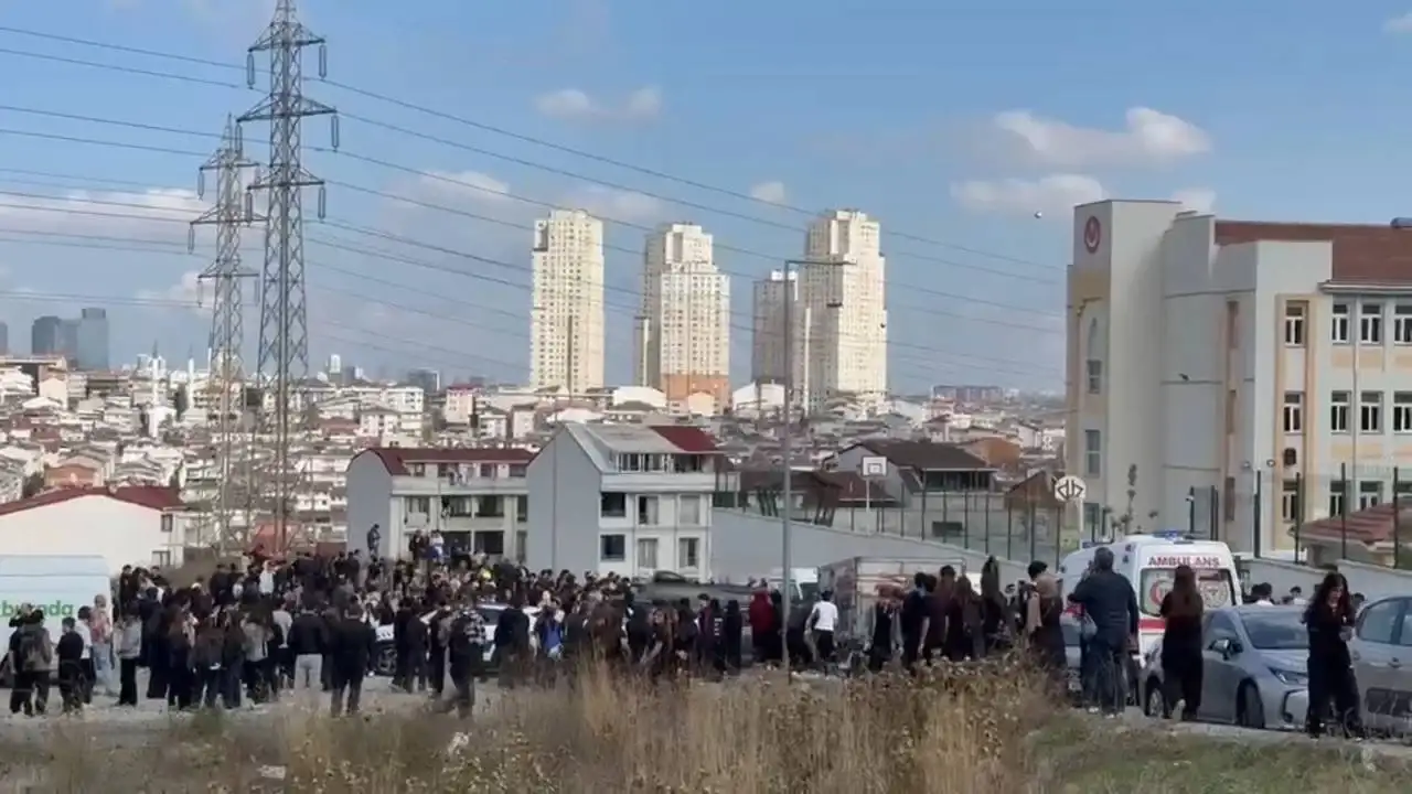 Dün Başakşehir bugün Esenyurt: Yine okul yine bıçaklı saldırı!