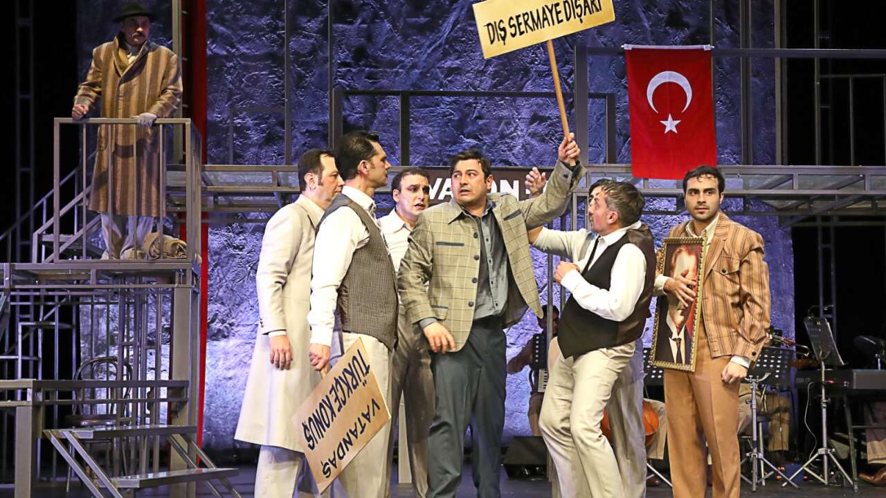 “Gözlerimi Kaparım Vazifemi Yaparım” Maltepe’de seyirciyle buluşuyor