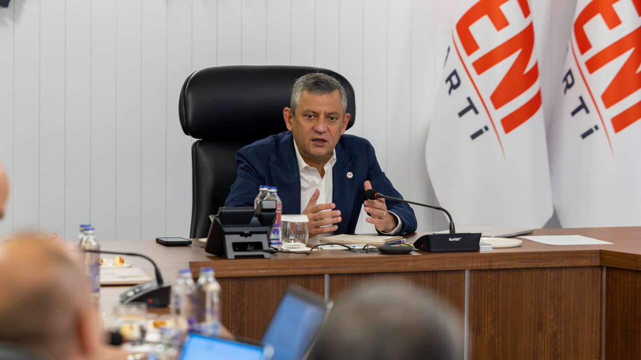 Özgür Özel açıkladı: CHP'den istifa ettikten sonra Cemil Tugay'la neler konuşuldu?