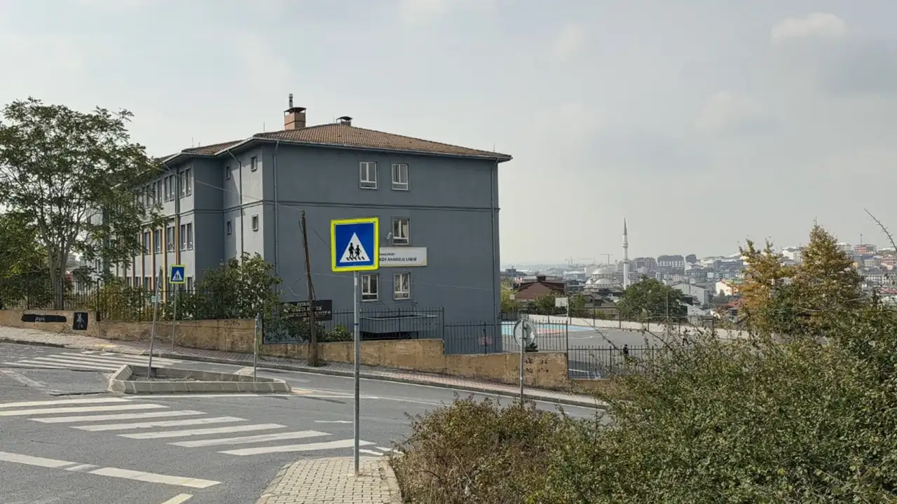 İstanbul’da lisede ‘saldırı paylaşımı’ paniği: İki çocuk gözaltına alındı