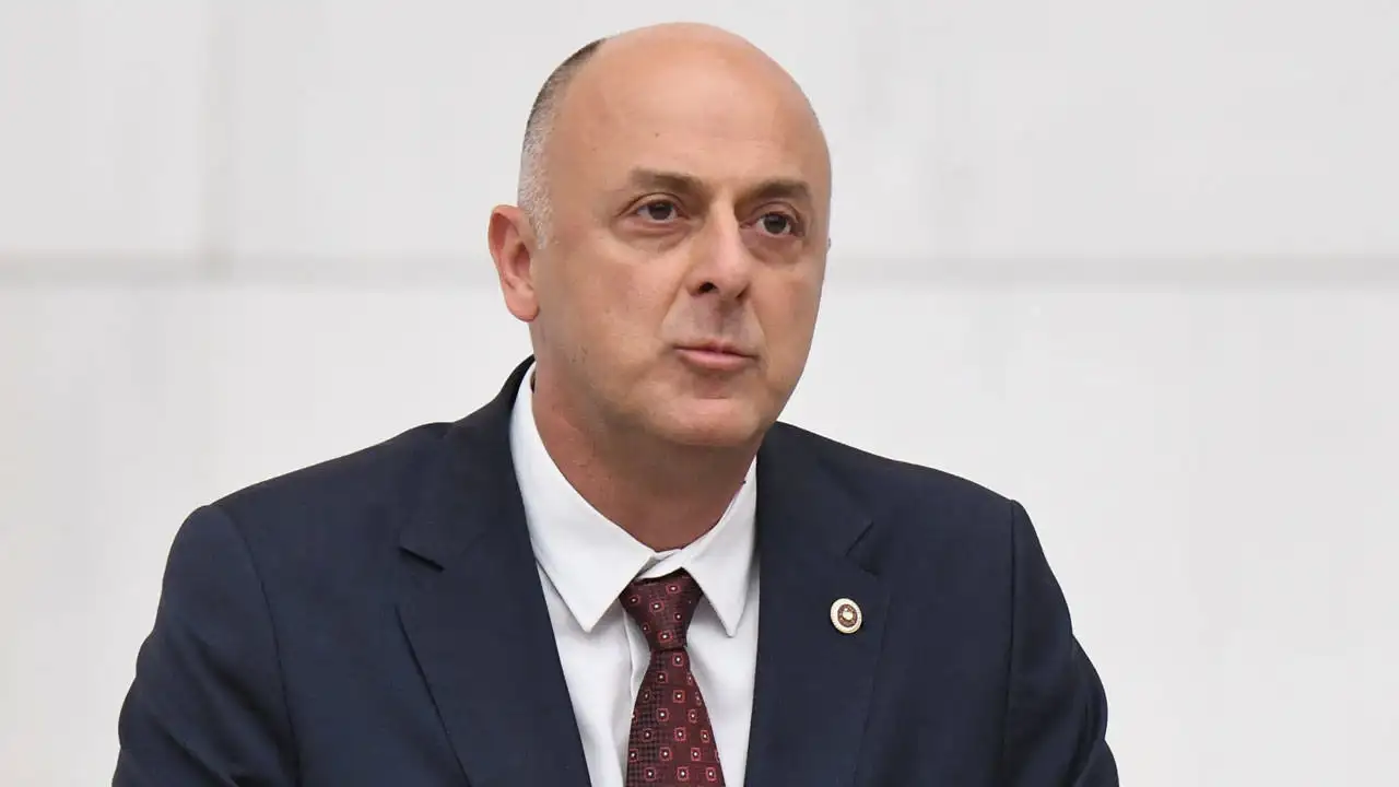 Ümit Özlale, fon skandalında ismi geçen bakanın babasının ismini açıkladı