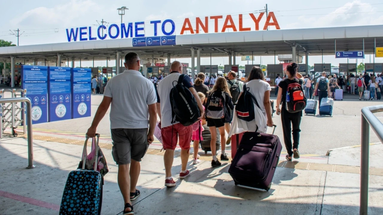 Türkiye'deki Rus nüfusu yarı yarıya eridi: Yen adresleri belli oldu