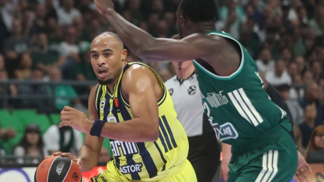 Panathinaikos karşısında ağır yenilgi: Fenerbahçe Tarfin’i Nigel Hayes-Davis yıktı