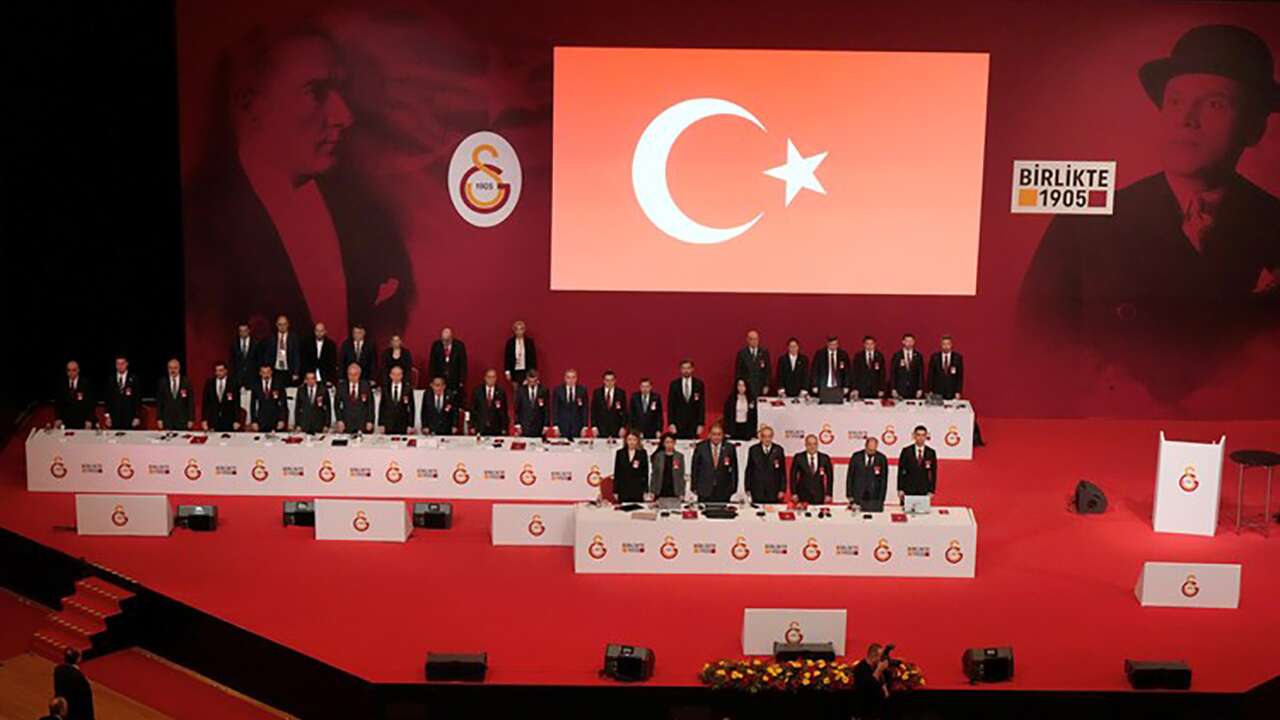 Galatasaray yönetimi ibra edildi