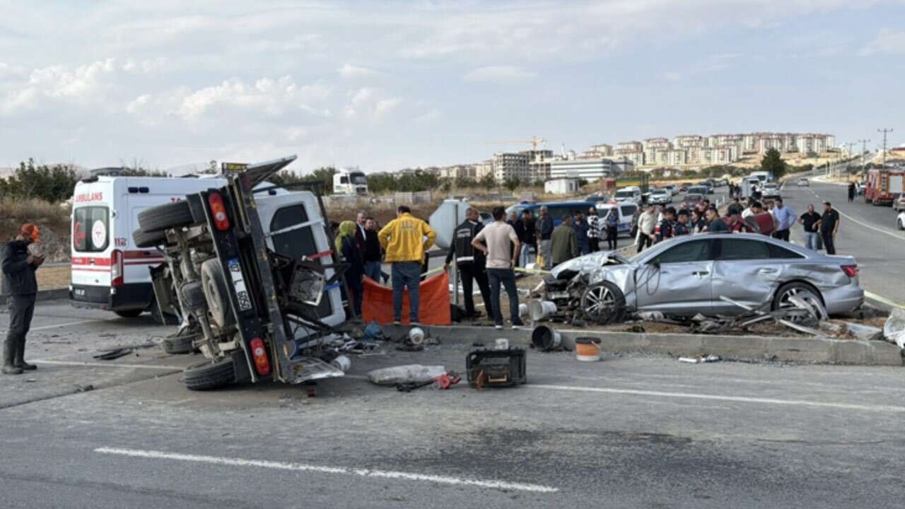 MHP konvoyunda kaza: ölü ve yaralılar var!