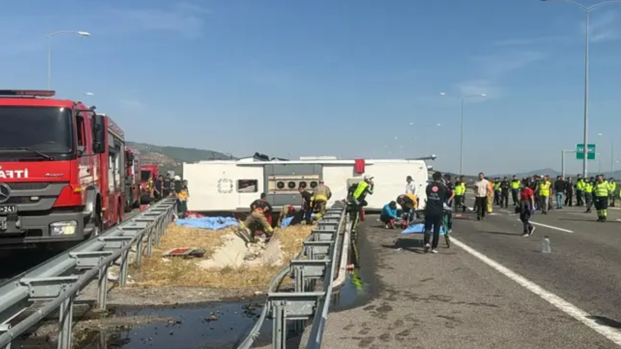 Manisa'daki feci kazanın görüntüleri ortaya çıktı: 11 kişi hayatını kaybetti