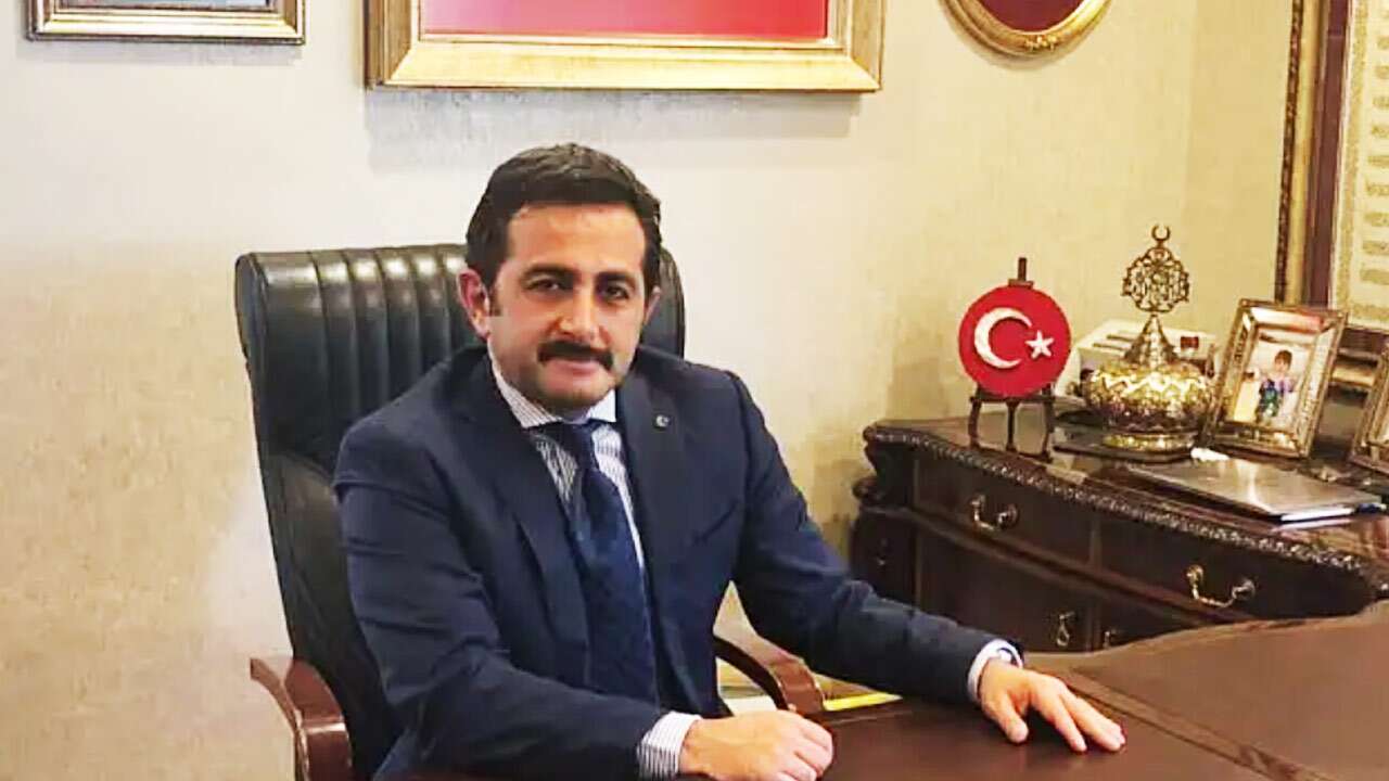 Eski Bakan yardımcısı fon soruşturmasında tutuklandı