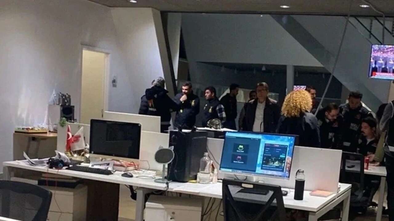 Basın örgütlerinden Halk TV'ye destek
