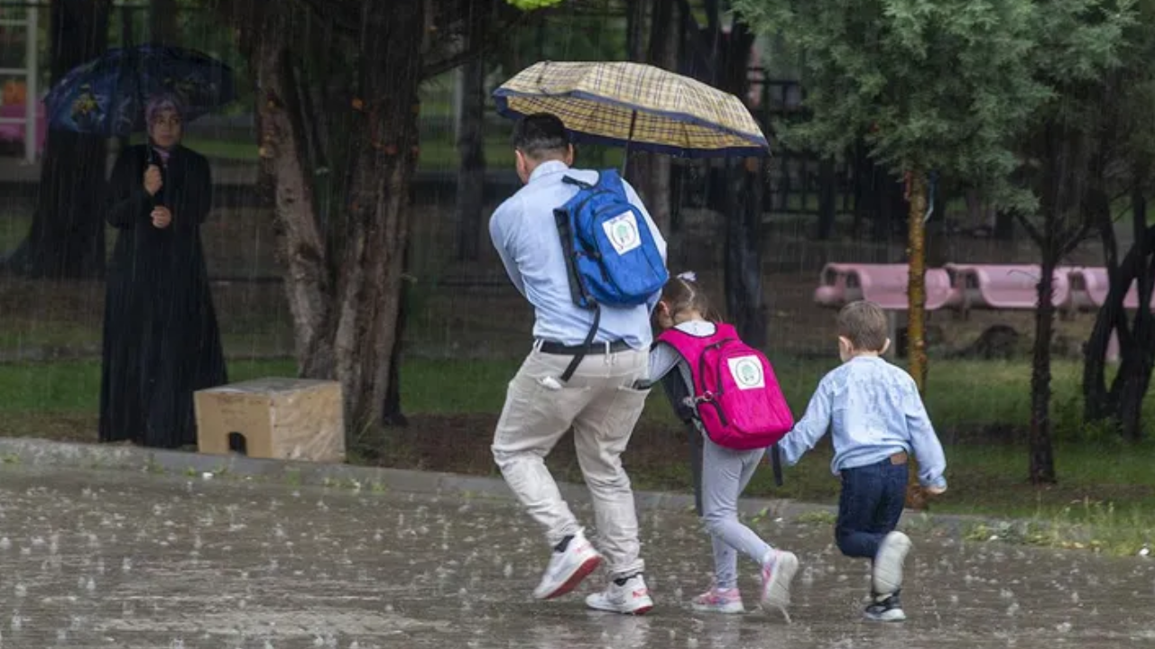 Valilik duyurdu: İstanbul'da okullar tatil edildi!