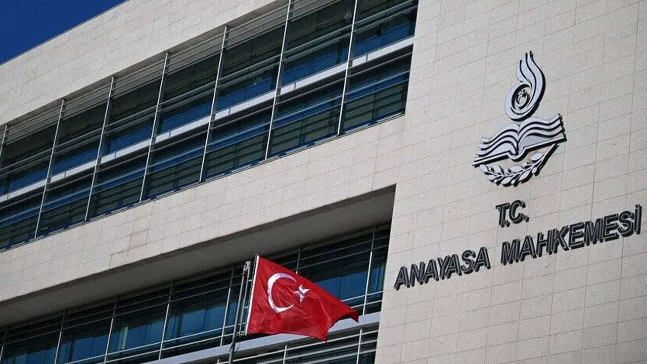 AYM’den 26 siyasi parti hakkında suç duyurusu