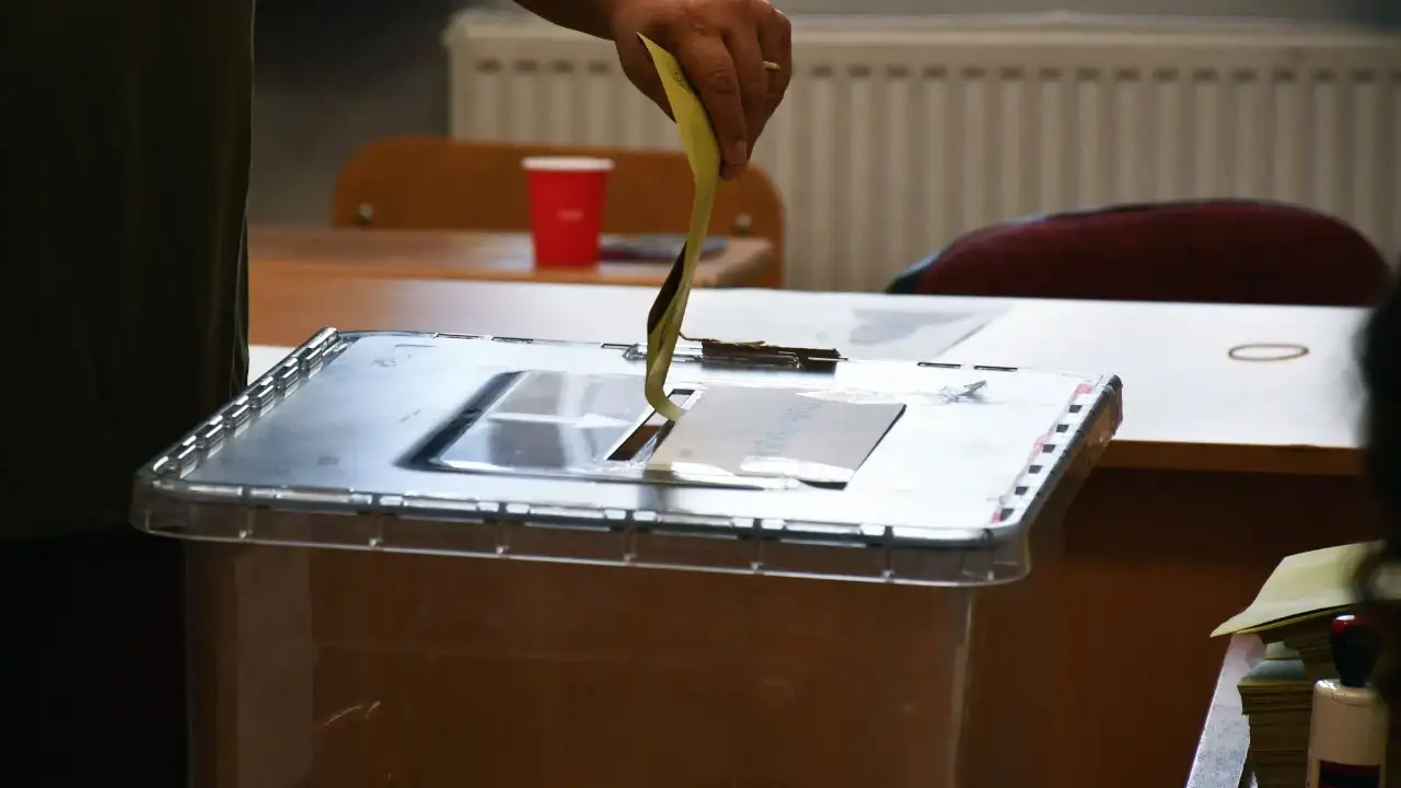 Elazığ anketi: İkinci parti değişti, 3. partiden '7,28' puanlık yükseliş