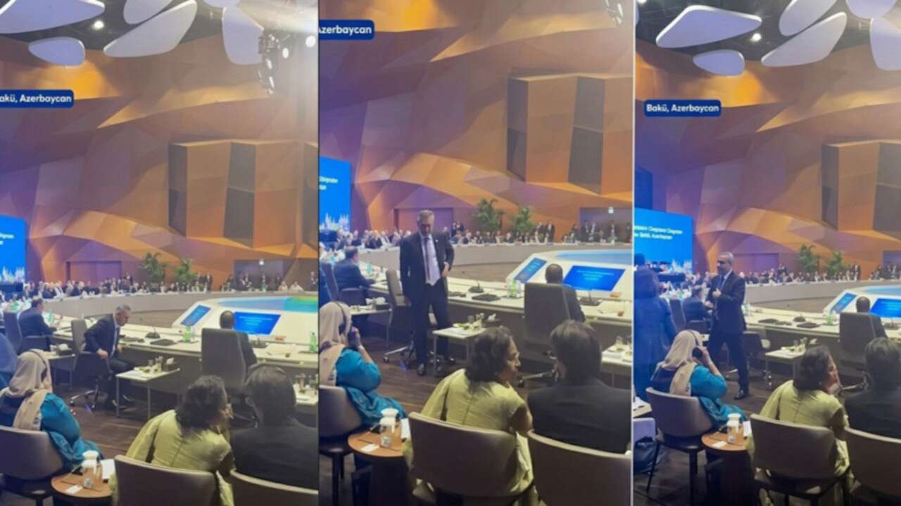 Dışişleri Bakanı Hakan Fidan salonu terk etti