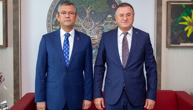 Özgür Özel "Tarihi bir karar olacak demişti" CHP, Lütfü Savaş'ı Hatay'da yeniden aday gösterdi