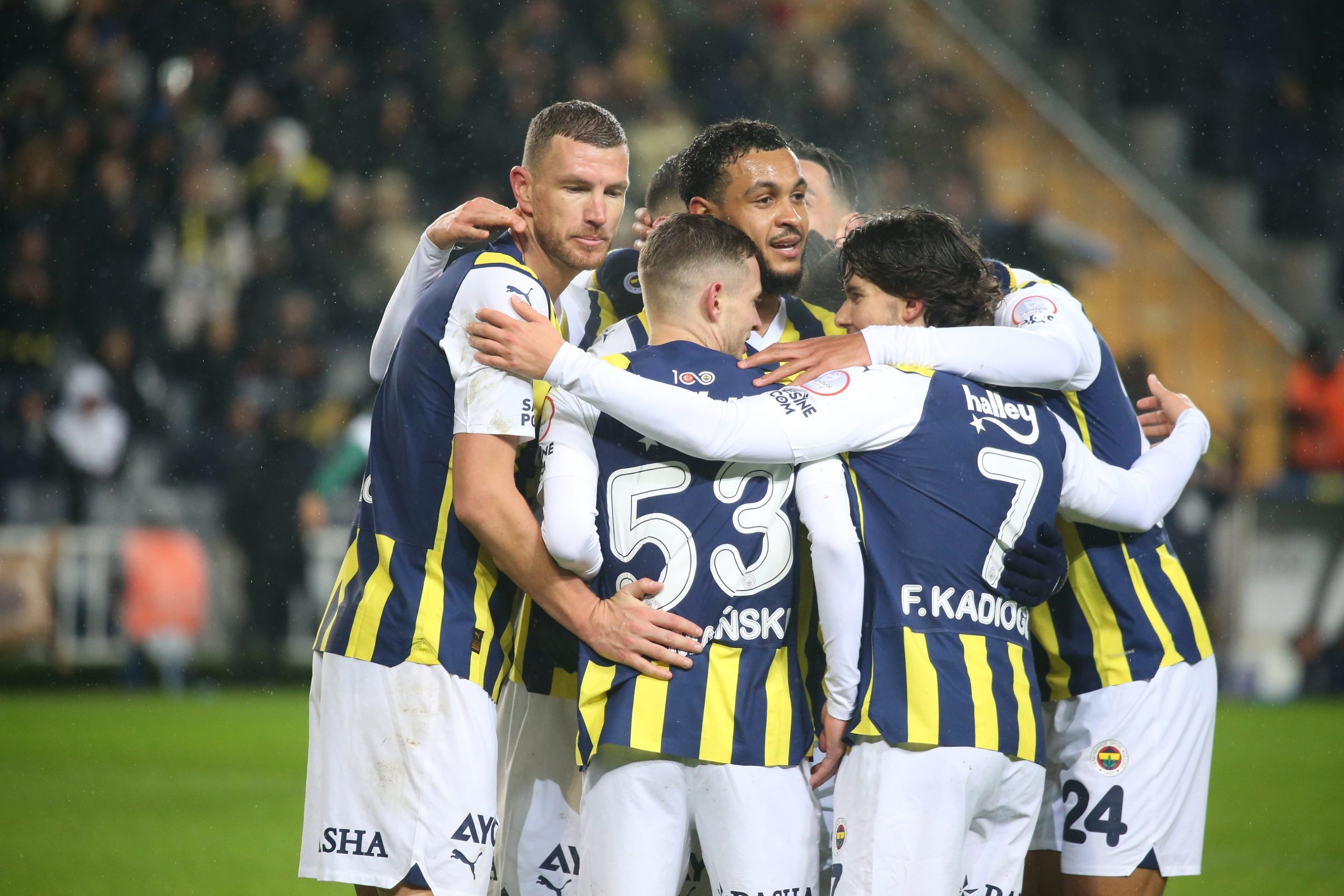 Fenerbahçe rekora koşuyor: 103 gollük sezonu solladı