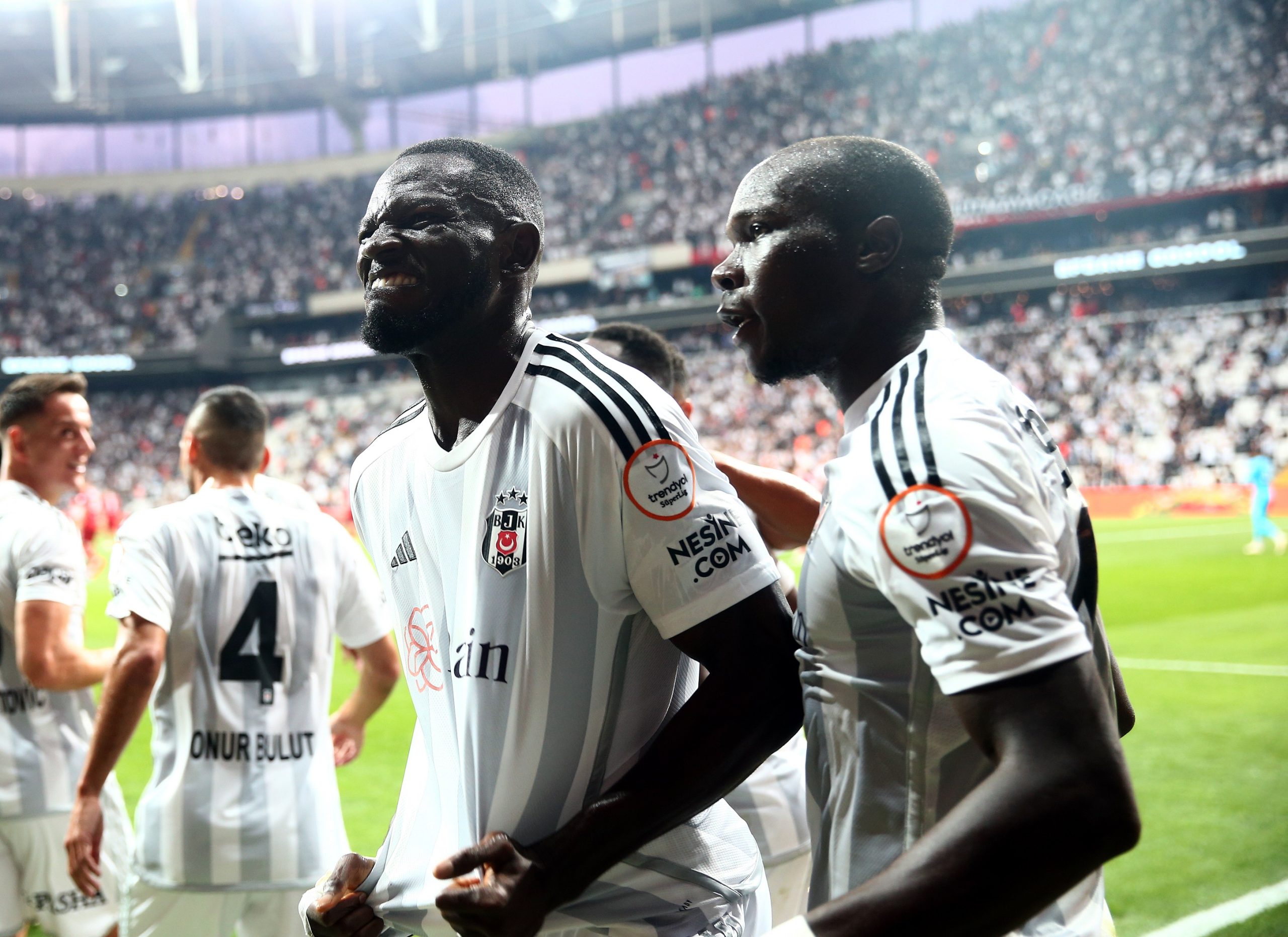 Beşiktaş'tan Omar Colley açıklaması: Futbolcumuzla temas sağladık, sağlık yerinde