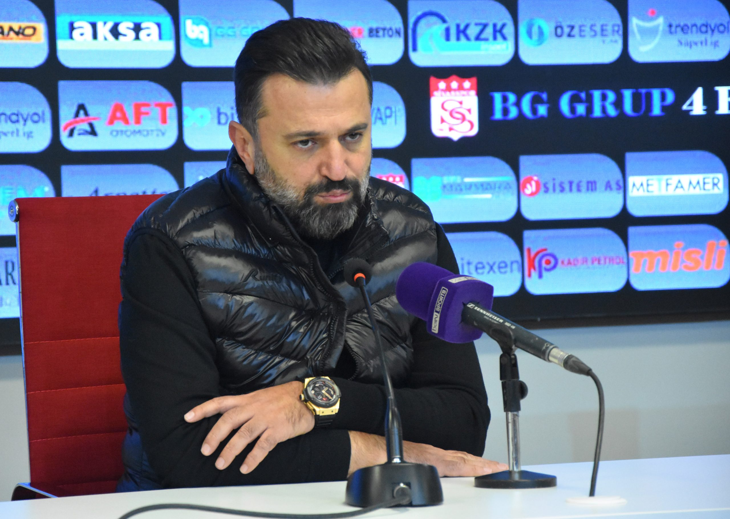 Bülent Uygun: "Maçtan önce gelip takımdan ayrılmak istediklerini söylediler"