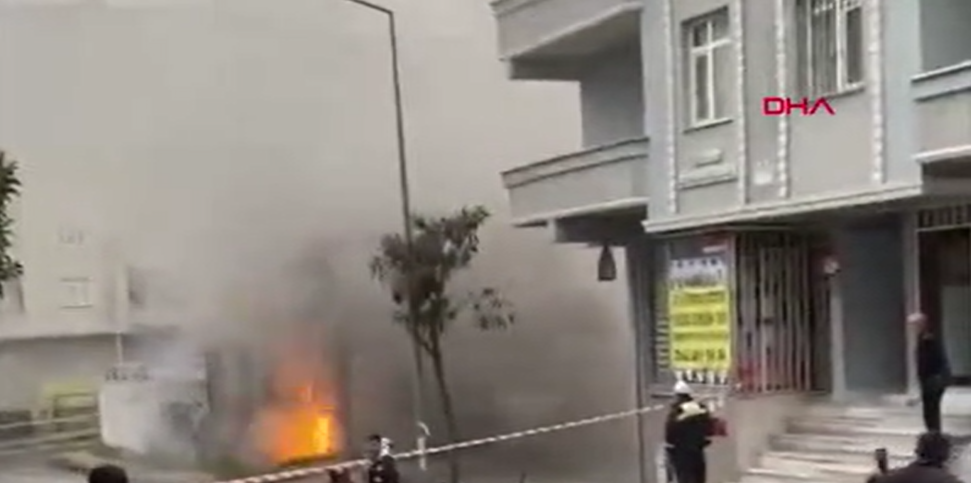 İstanbul'da trafo bomba gibi patladı: Faciadan dönüldü