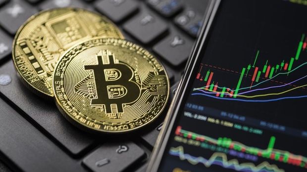 Bitcoin, ETF emirlerinin artışıyla birlikte 48 bin doların üstüne çıktı