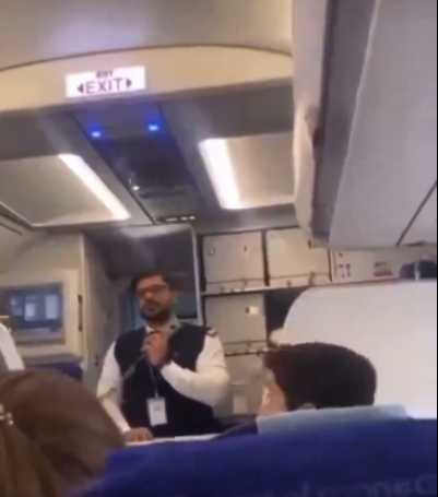 13 saatlik rötarı duyan yolcu, pilota saldırdı