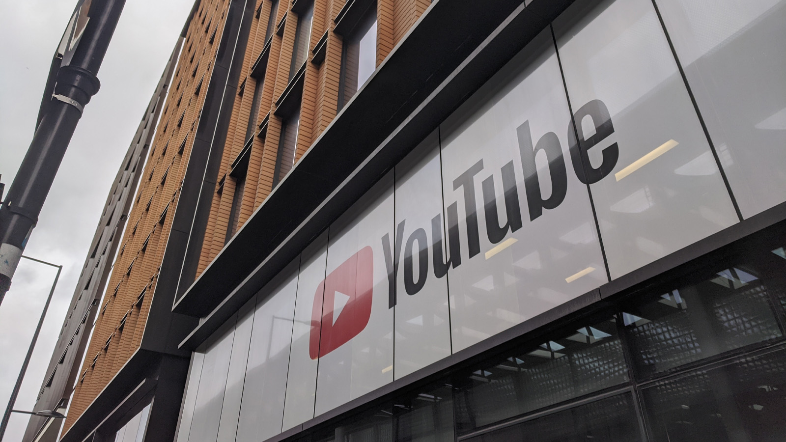 YouTube'da işten çıkarmalar başladı: 100 çalışanın işine son verildi