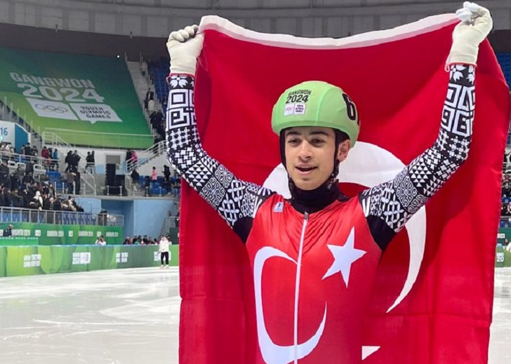 Milli sporcu Muhammed Bozdağ'dan tarihi başarı! Sürat pateninde ilk madalyamızı kazandırdı