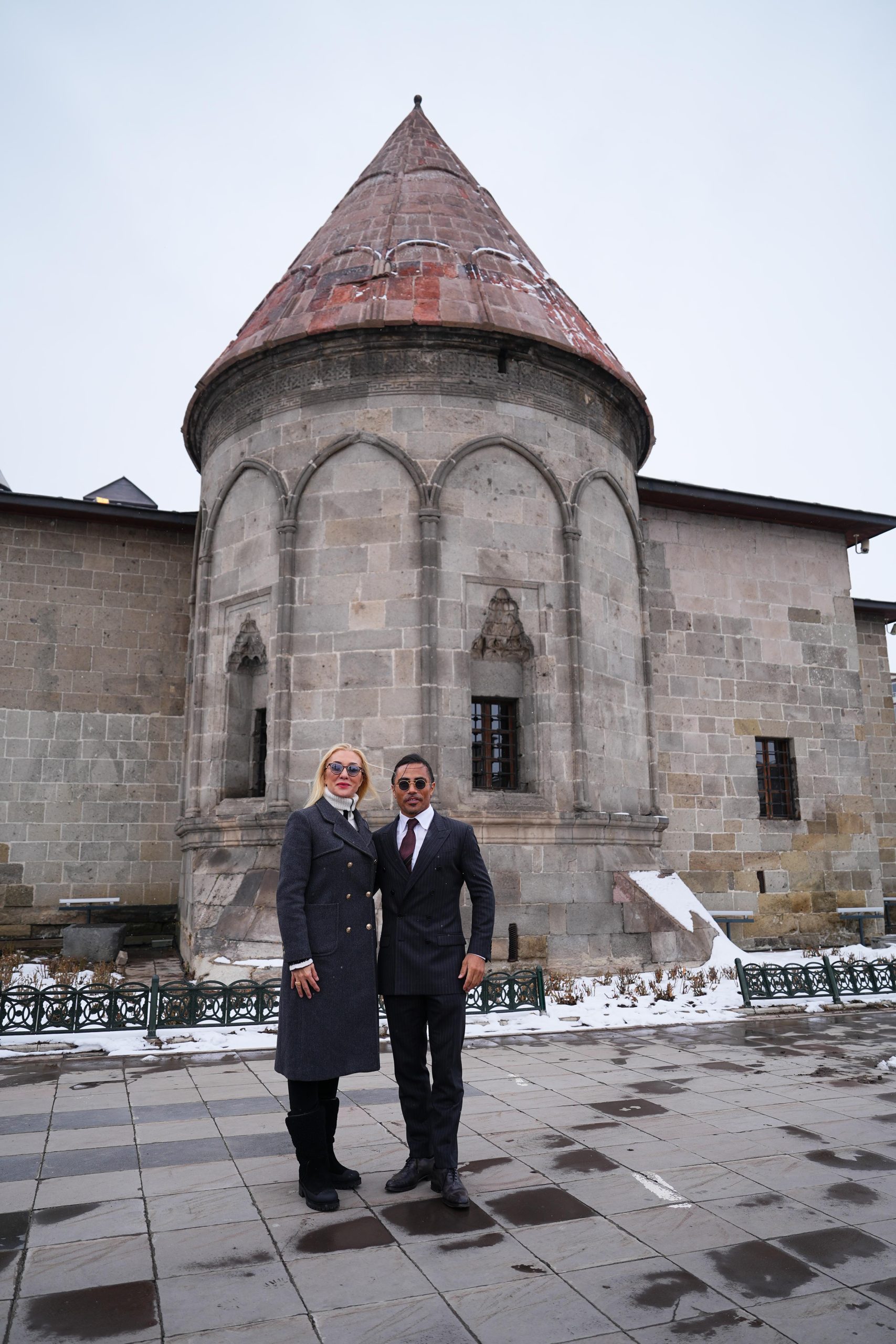 Kültür Bakanının eşi Pervin Ersoy ve şef Nusret turizm projesi 'Rotahane' kapsamında Erzurum'a gitti