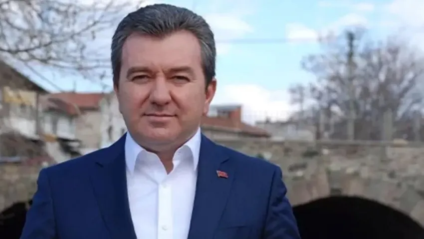 Kız kardeşi 'yolsuzluk' suçlamasında bulundu: AKP'li belediye başkanı kendini savundu