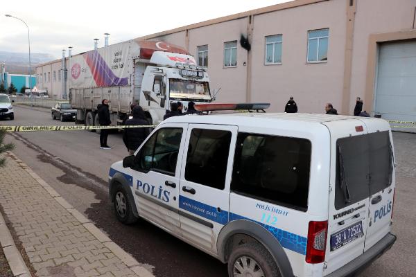 Kayseri'de korkunç olay: Kamyonla geri manevra yaparken 12 yaşındaki çocuğunu ezdi