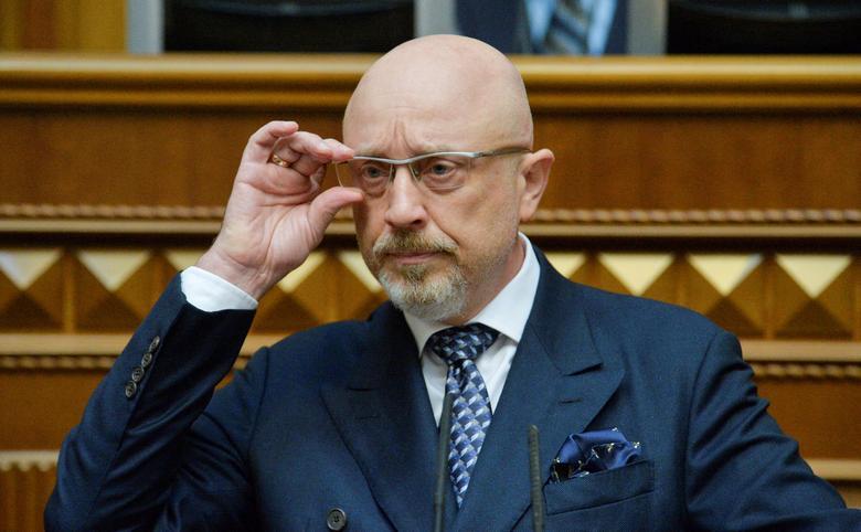 Ukrayna savunma bakanı istifa mektubunu sundu
