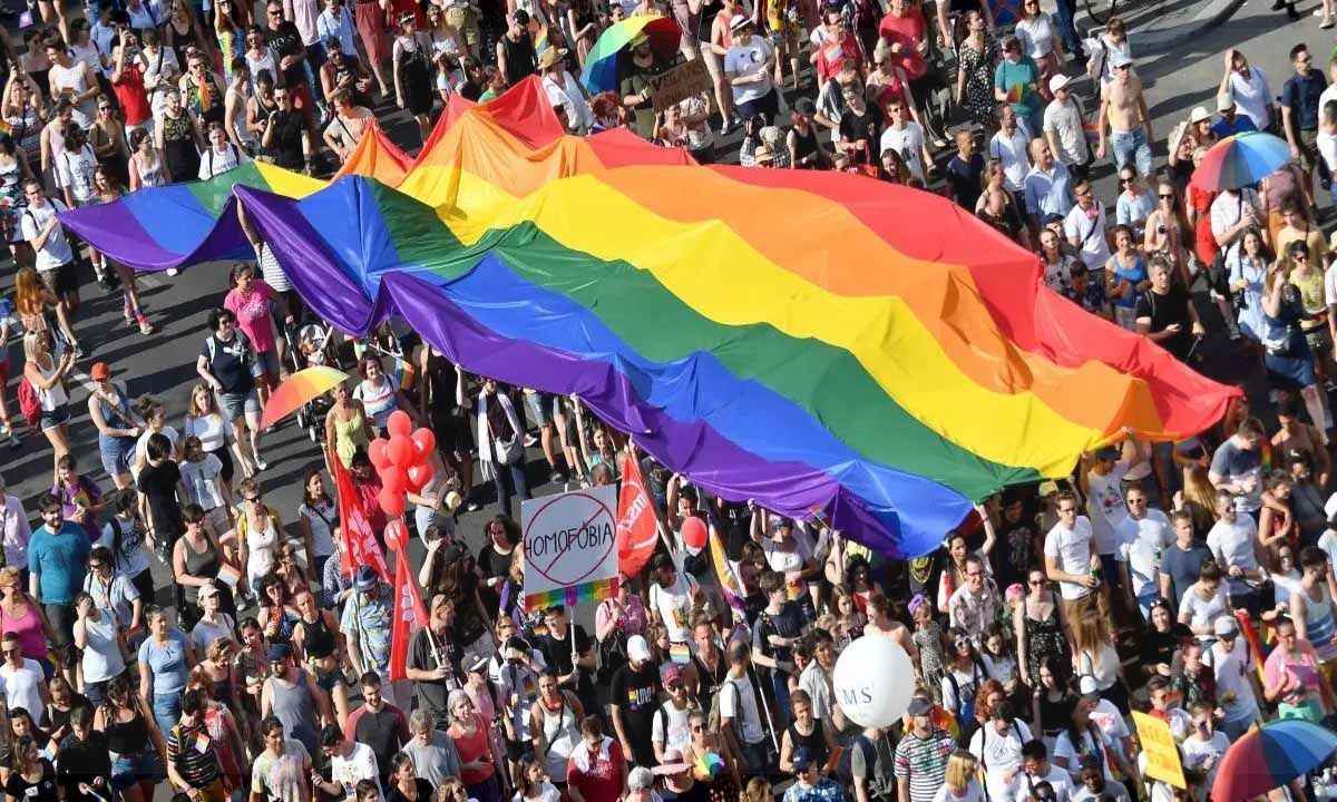 LGBTİ+ bireylerden YRP’ye yanıt: Ahlâk yoksa Necmettin Erbakan’ın ‘Kayıp Trilyon Davası’ vardır”