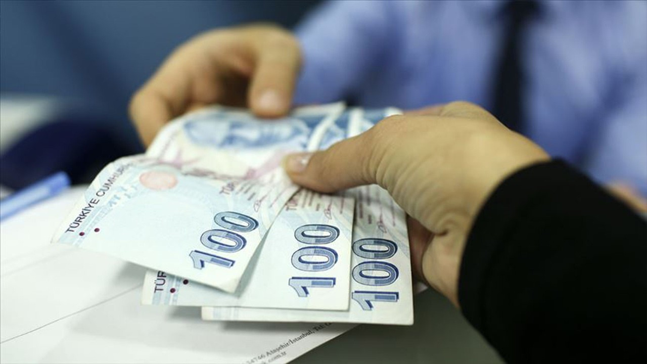 Enflasyon nedeniyle asgari ücret 4 ayda 3 bin lira değer kaybetti