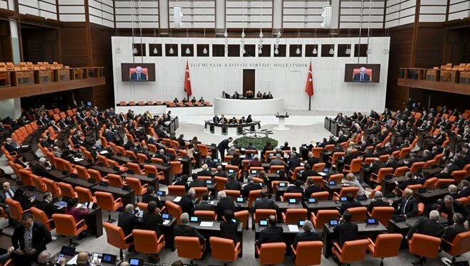 SSK ve Bağkur emeklisine ek zam Meclis'ten geçti