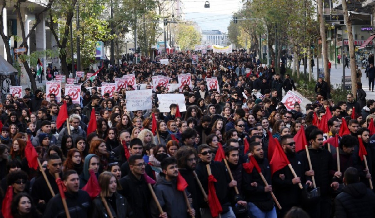 Yunanistan'da binlerce öğrenci 3 gündür sokakta: Sınıfsal ayrıma karşı mücadele
