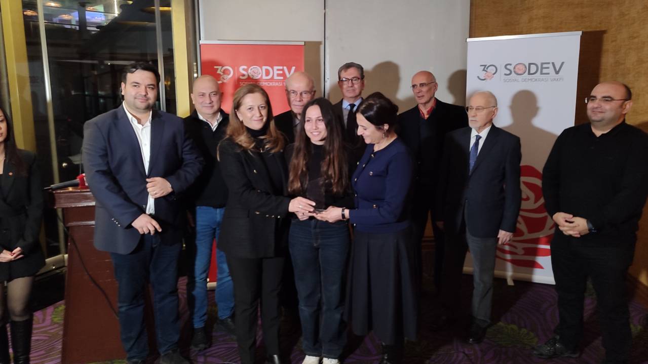 SODEV'in '2023 İnsan Hakları, Demokrasi, Barış ve Dayanışma Ödülü' Akbelen direnişçilerine verildi