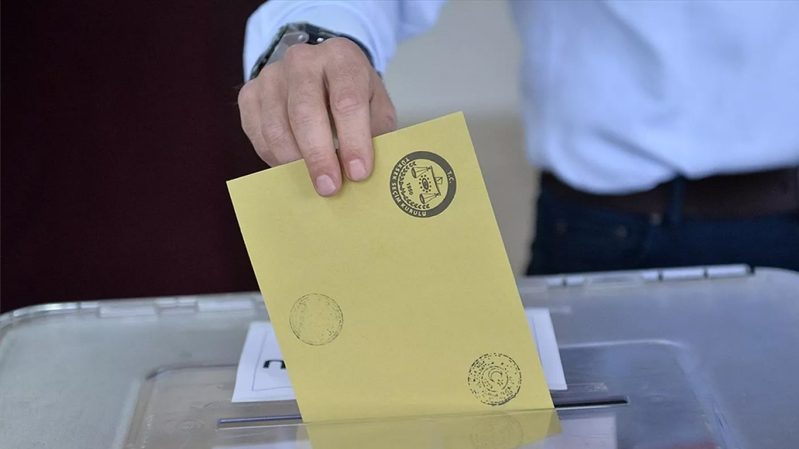 Seçime katılacak siyasi partilerin oy pusulasındaki yerleri belirleniyor