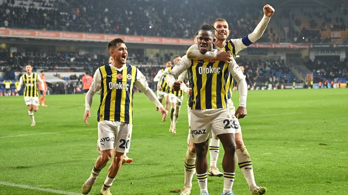 Fenerbahçe, Roma’nın 12 milyon Euro’luk teklifini kabul etti