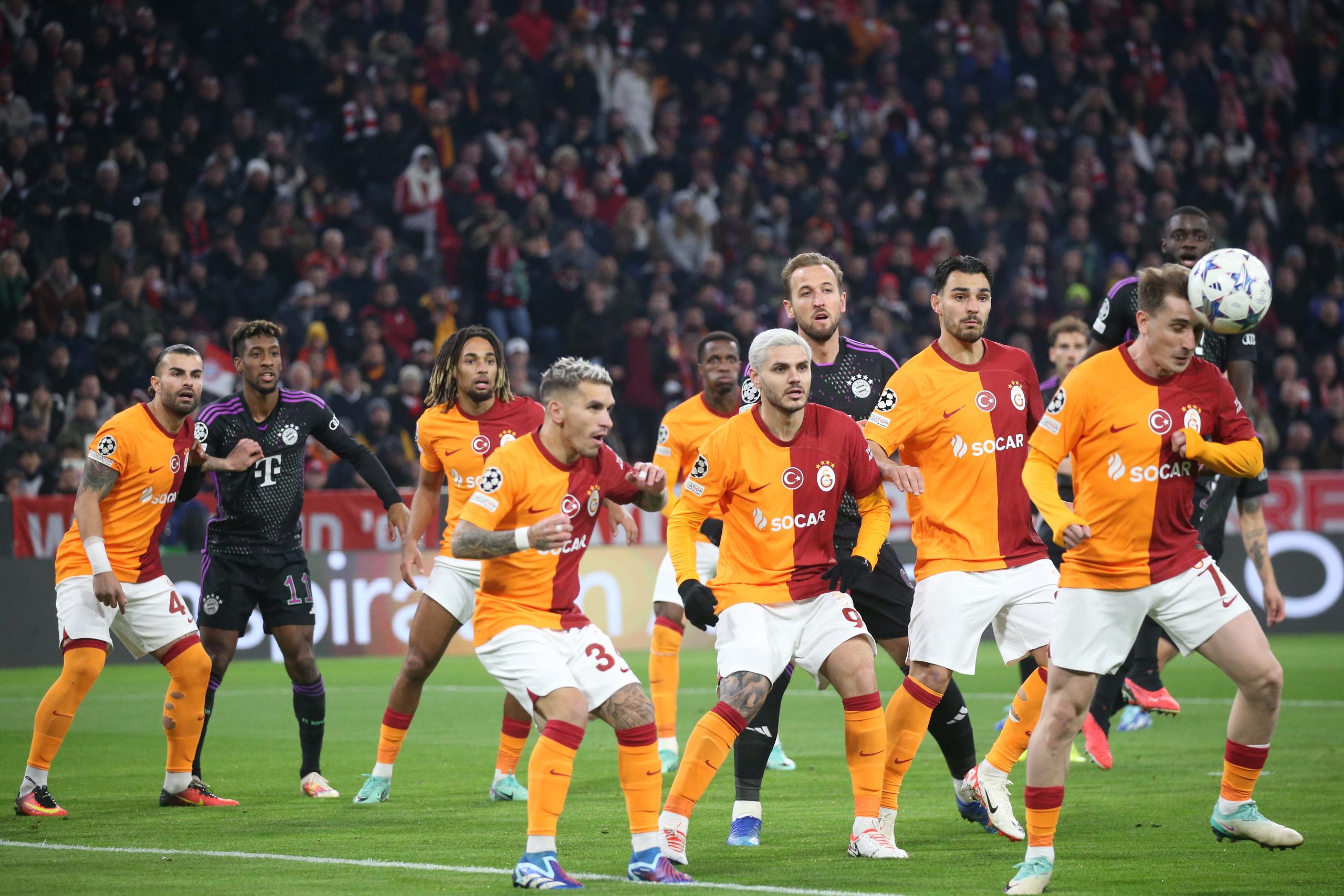 Galatasaray'da iç transfer! Yıldız futbolcunun sözleşmesi 2028'e kadar uzatıldı