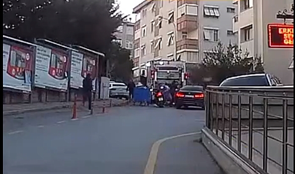 Üsküdar'da bir sürücü, temizlik işçilerine saldırdı