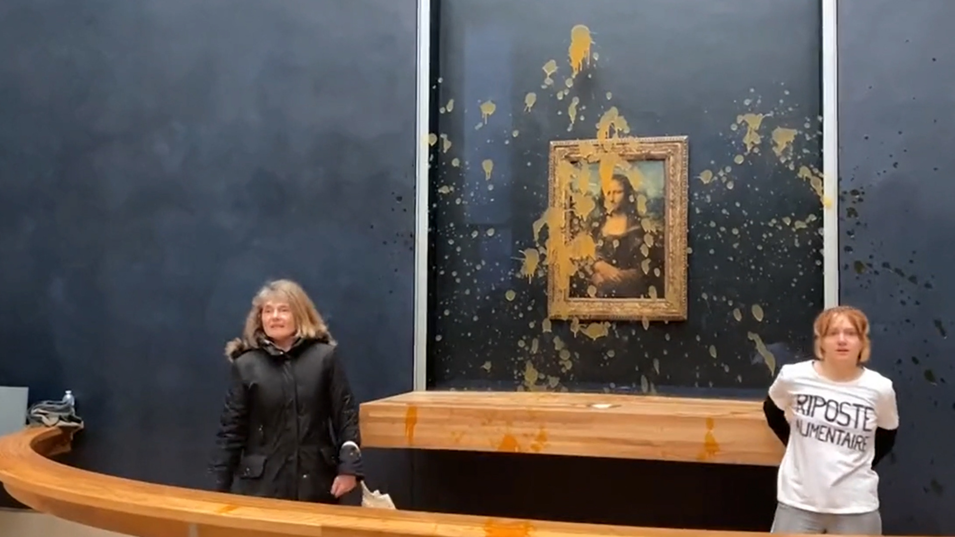 Paris'te Mona Lisa'ya çorba protestosu: Hangisi daha önemli; sanat mı, gıda hakkı mı?