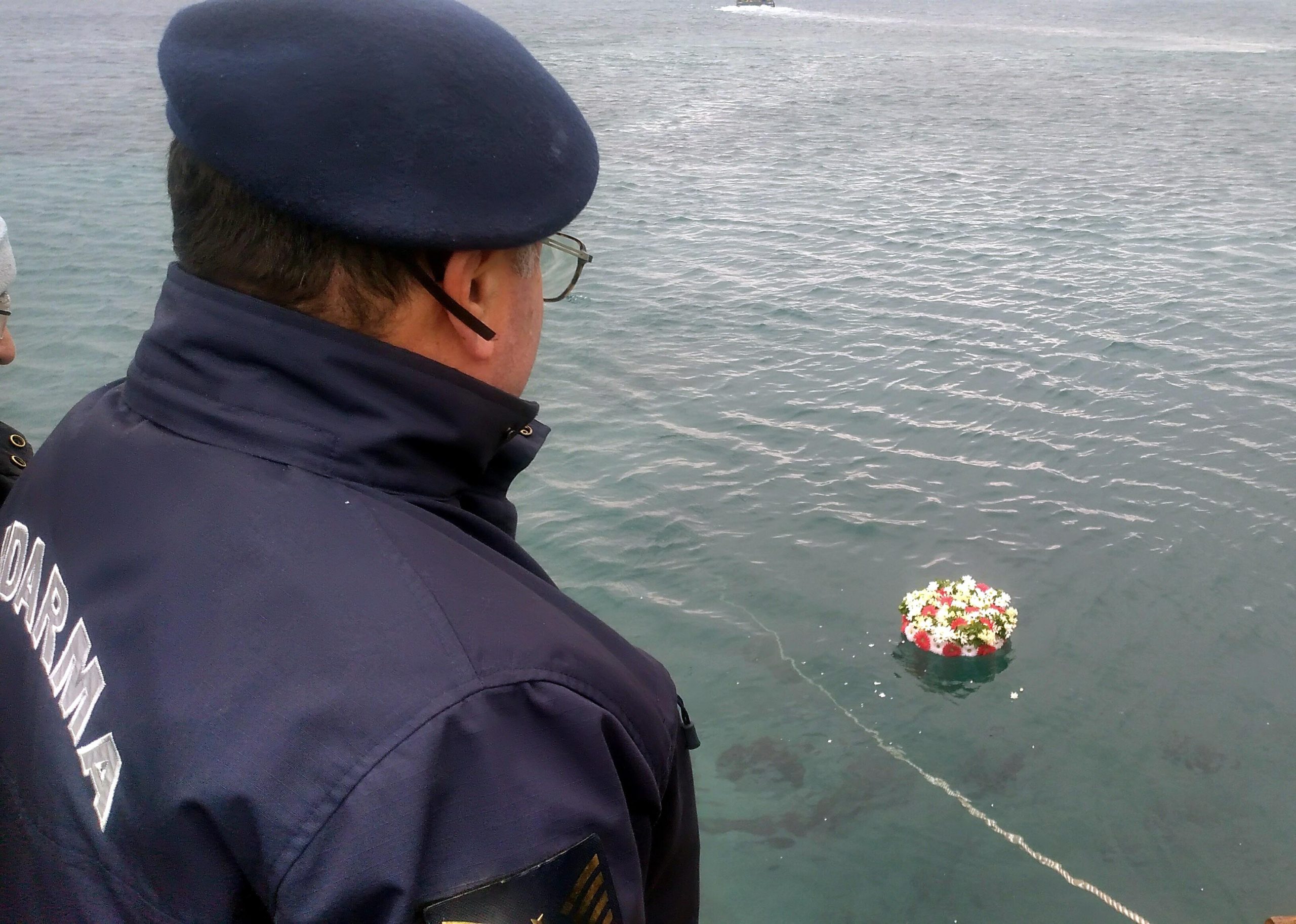 İzmir'de batan tank çıkarma gemisindeki şehitler için tören