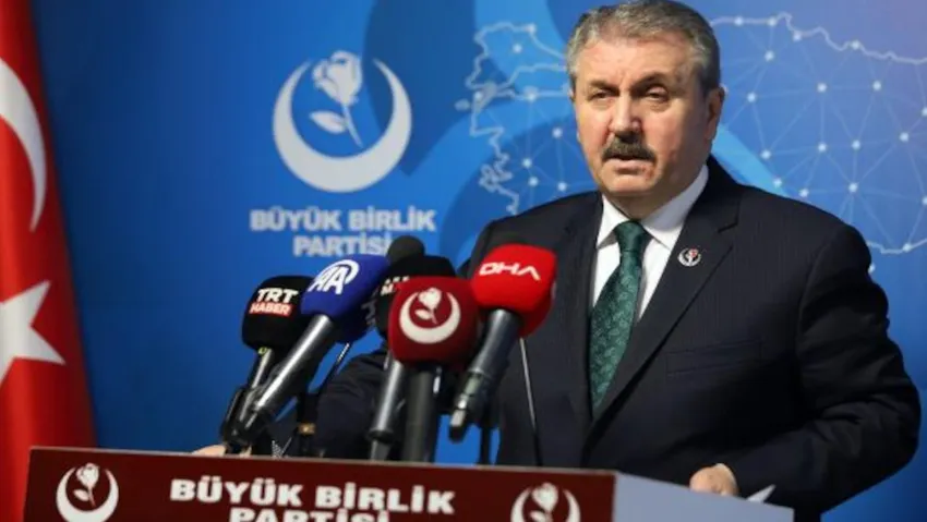 Mustafa Destici AYM’yi hedef alarak Türkiye'yi karıştırmakla suçladı